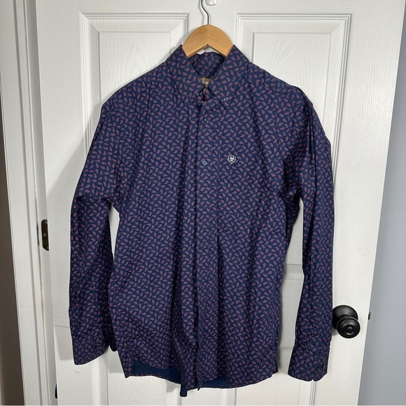 Men's Ariat button down shirt, Med. Cotton/spandex, paisley. Office, date night - Picture 1 of 10